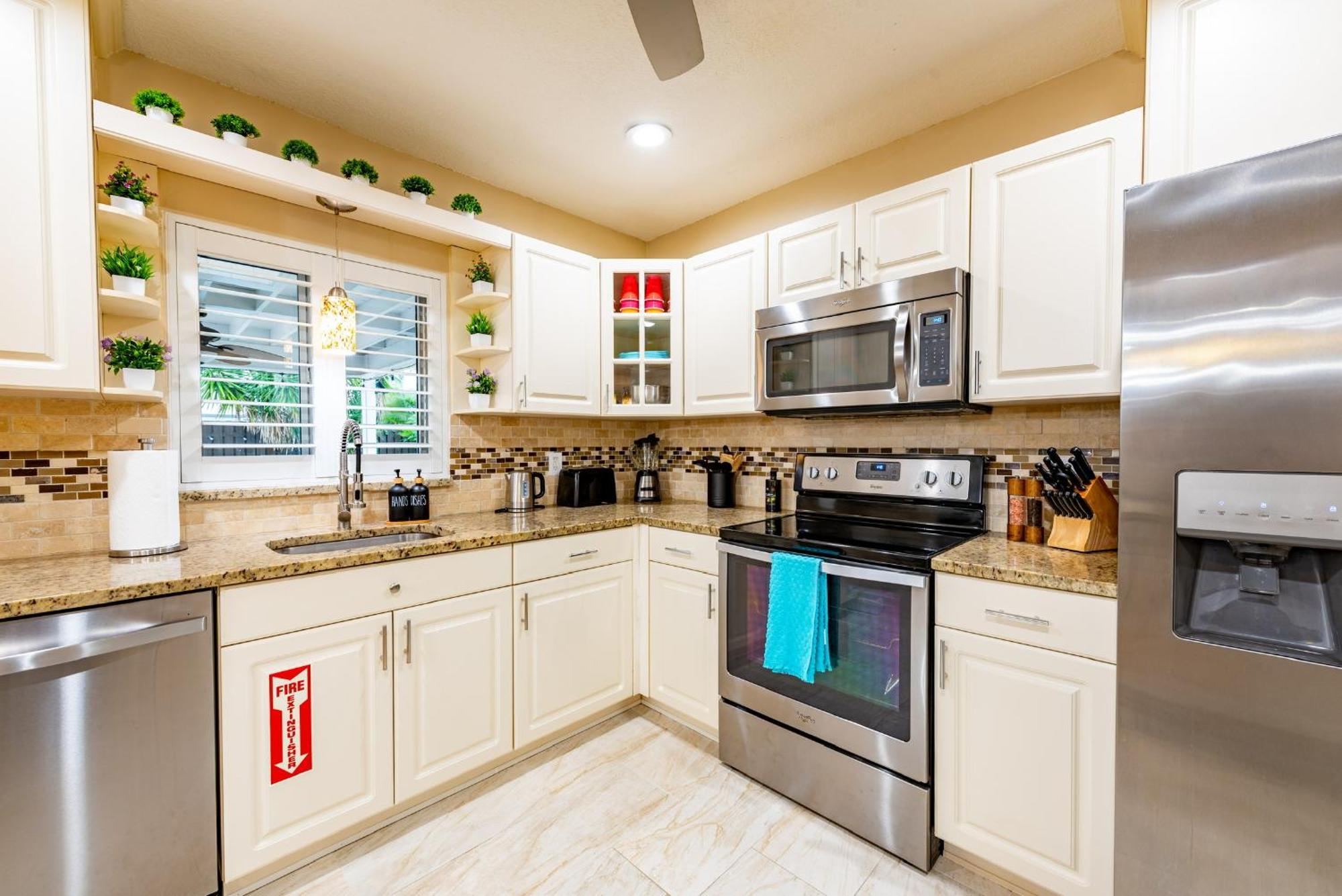 Colorful Home - Pool - Game Room - Basketball Court - Bbq & More Fort Lauderdale Esterno foto